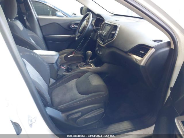 1C4PJLAB1HW508371 Jeep Cherokee Sport Fwd
