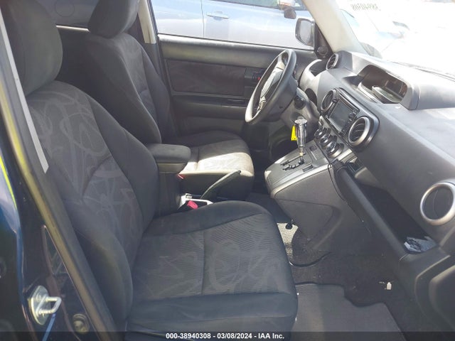 Scion XB 2014 JTLZE4FE3EJ066065 Image 5