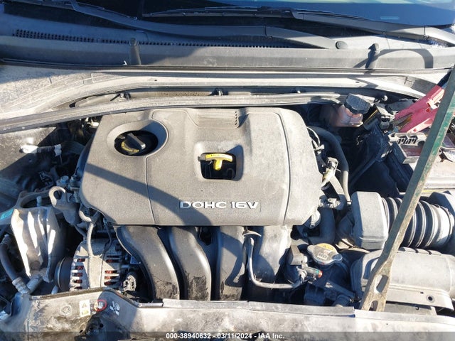 Hyundai ELANTRA SE 2018 5NPD74LF5JH371860 Image 10
