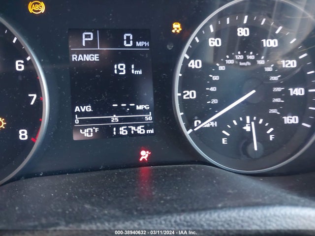 Hyundai ELANTRA SE 2018 5NPD74LF5JH371860 Image 15