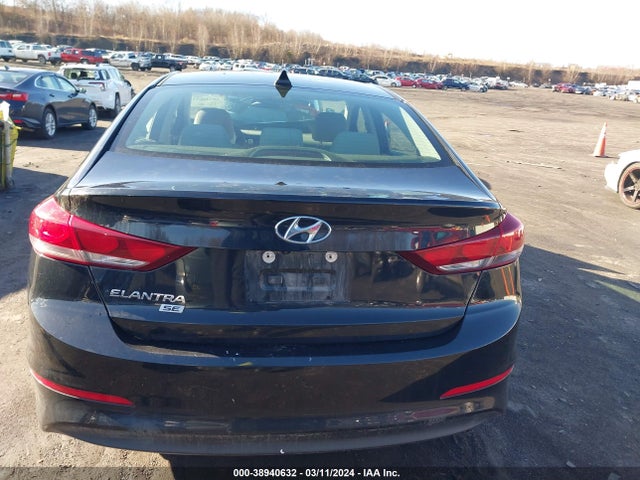 Hyundai ELANTRA SE 2018 5NPD74LF5JH371860 Image 16