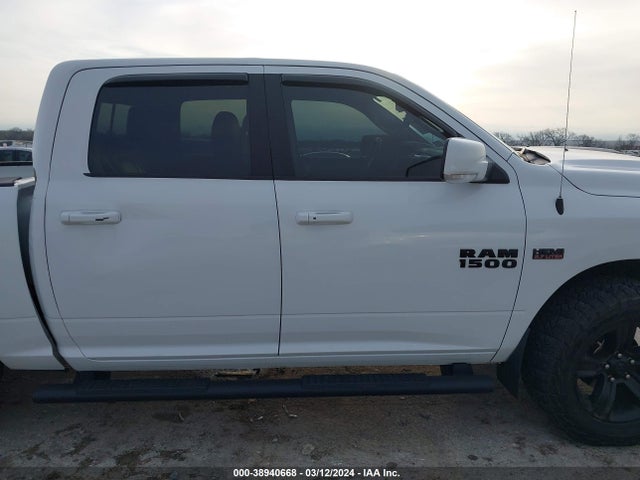 RAM 1500 Night  4x4 5'7 Box 2018 1C6RR7MT3JS161806 Image 13