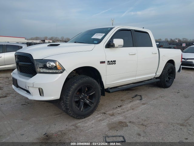 RAM 1500 Night  4x4 5'7 Box 2018 1C6RR7MT3JS161806 Image 2