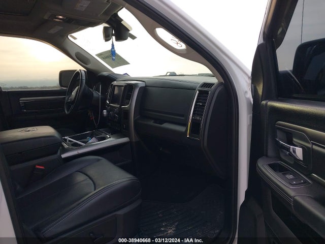 RAM 1500 Night  4x4 5'7 Box 2018 1C6RR7MT3JS161806 Image 5
