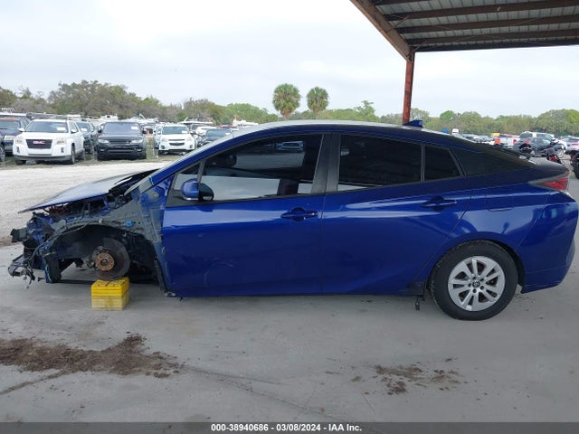 Toyota Prius Two 2016 JTDKBRFU9G3525178 Image 14