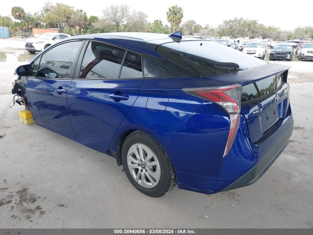Toyota Prius Two 2016 JTDKBRFU9G3525178 Image 3