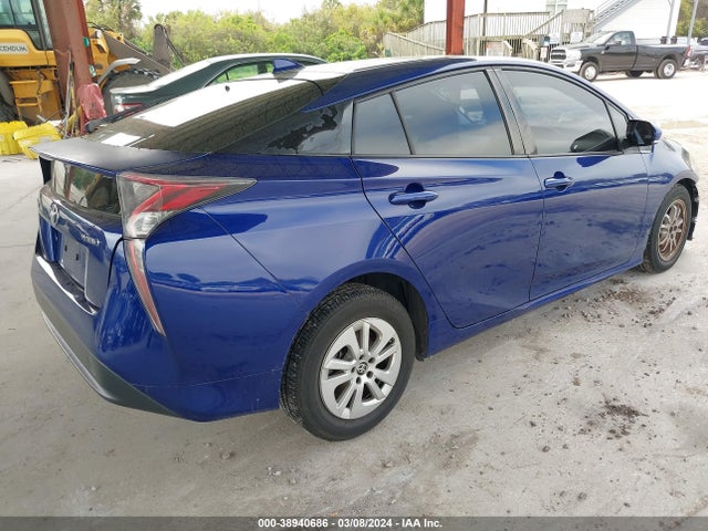 Toyota Prius Two 2016 JTDKBRFU9G3525178 Image 4