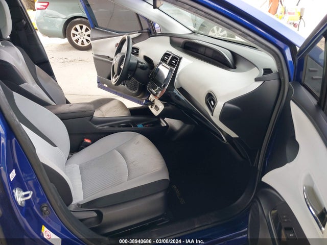 Toyota Prius Two 2016 JTDKBRFU9G3525178 Image 5