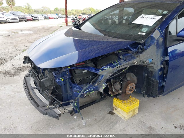 Toyota Prius Two 2016 JTDKBRFU9G3525178 Image 6