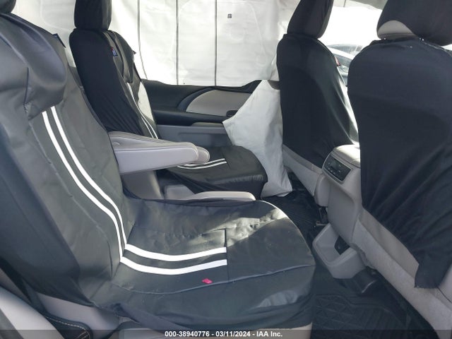 Toyota Highlander Xle 2017 5TDKZRFH9HS509061 Image 8