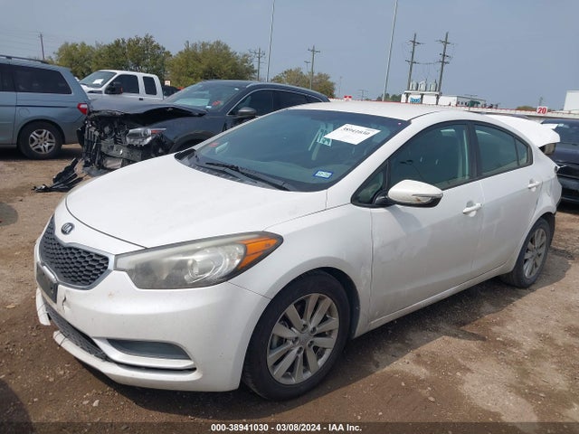KIA FORTE LX 2015 KNAFX4A68F5327514 Image 2