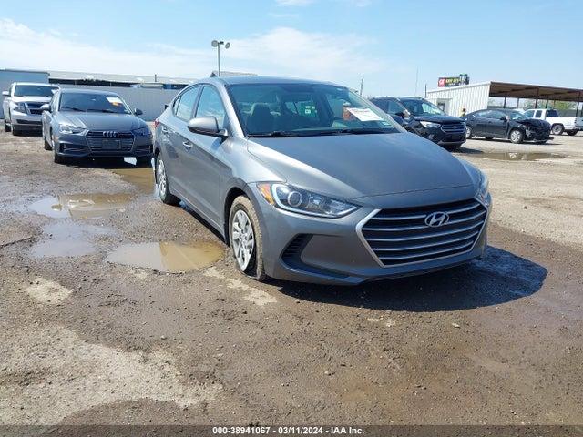 Hyundai ELANTRA SE 2018 5NPD74LF4JH373227 Image 1