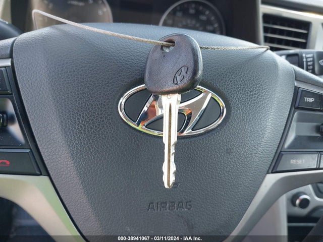 Hyundai ELANTRA SE 2018 5NPD74LF4JH373227 Image 11
