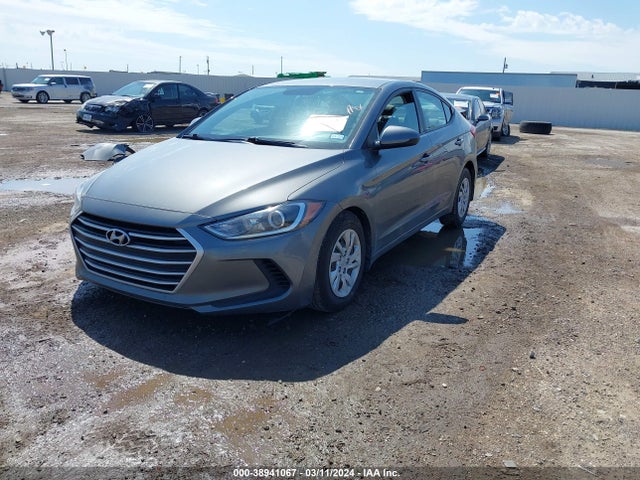 Hyundai ELANTRA SE 2018 5NPD74LF4JH373227 Image 2
