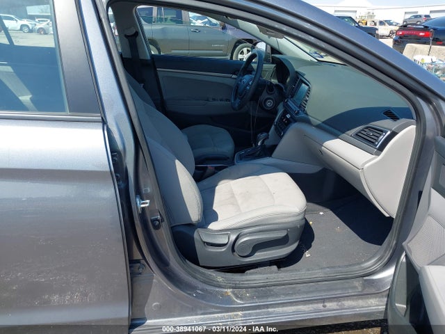 Hyundai ELANTRA SE 2018 5NPD74LF4JH373227 Image 5