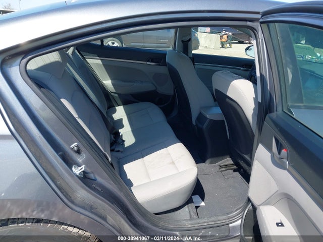 Hyundai ELANTRA SE 2018 5NPD74LF4JH373227 Image 8