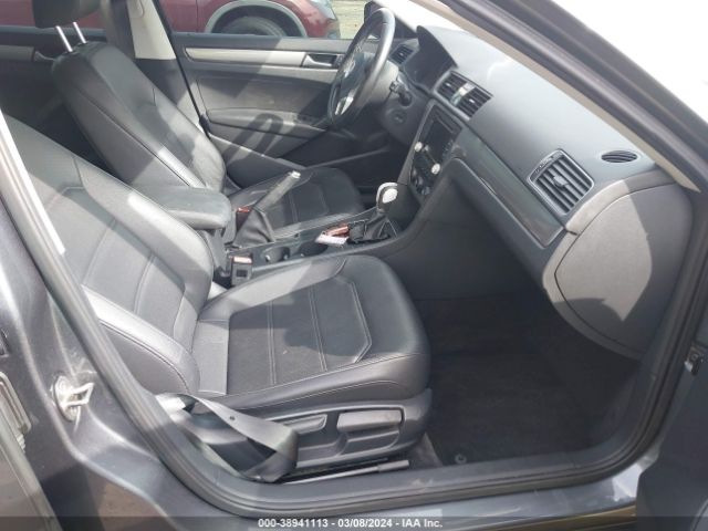 1VWAT7A30FC123217 Volkswagen Passat 1.8t Limited Edition