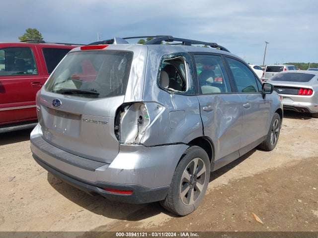 Subaru Forester 2.5i 2018 JF2SJABC0JH611895 Image 4