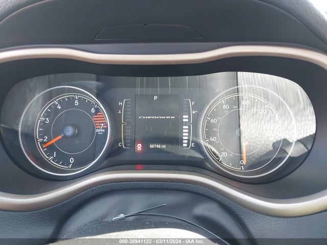 1C4PJMAB5HW562195 Jeep Cherokee Sport 4x4