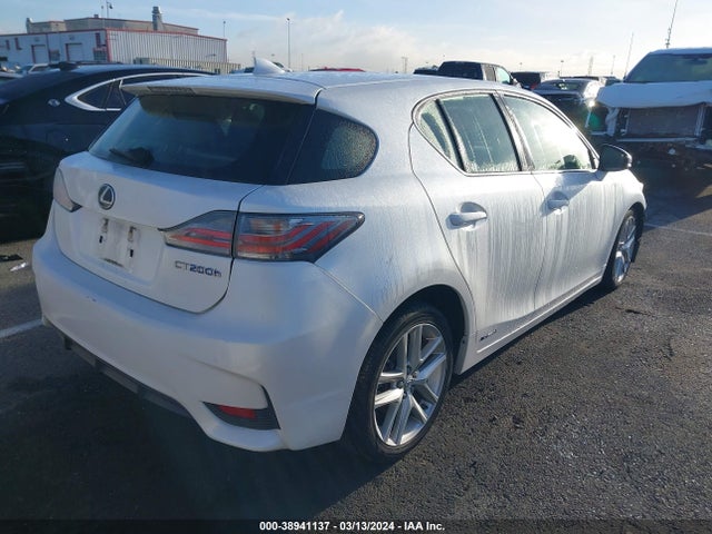 Lexus CT 200H 2015 JTHKD5BH4F2215048 Image 4
