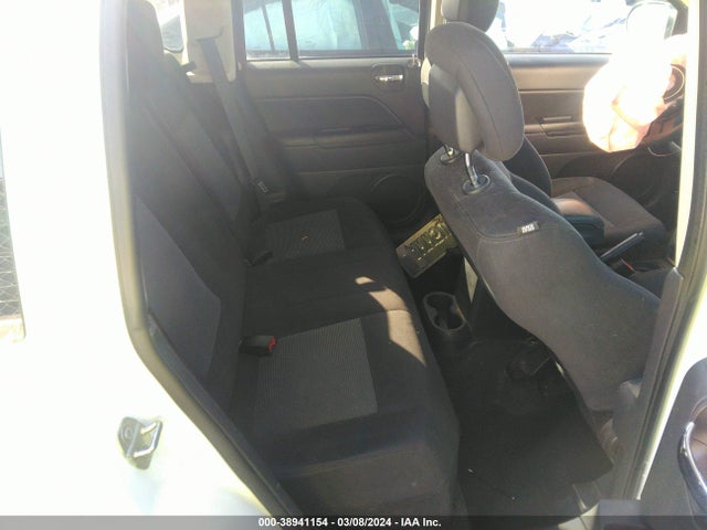 1C4NJDBB8GD757305 Jeep Compass Sport