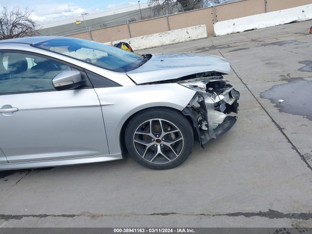 Ford FOCUS SE 2016 1FADP3K28GL372830 Image 12