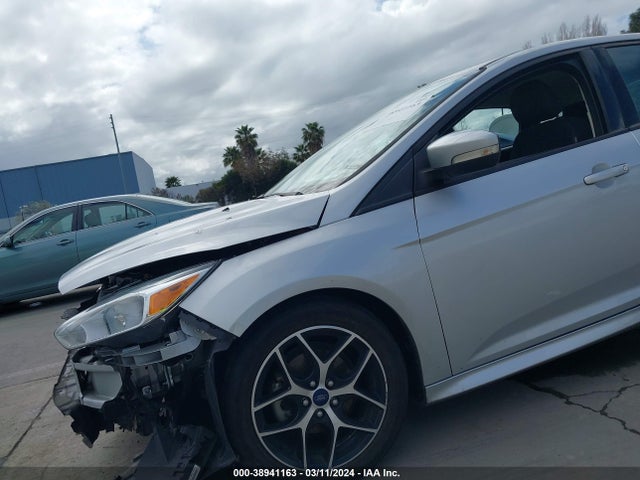 Ford FOCUS SE 2016 1FADP3K28GL372830 Image 15