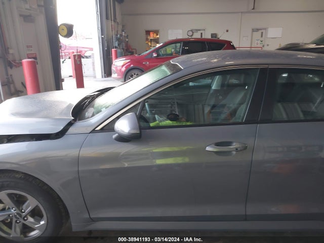 KIA K5 LXS 2022 5XXG14J23NG100375 Image 15