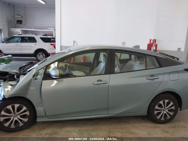 Toyota Prius Xle Awd-e 2021 JTDL9MFU9M3028291 Image 14