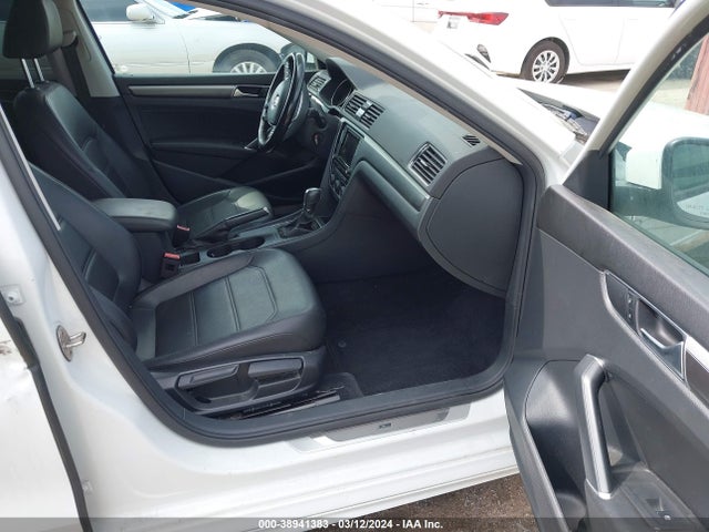 1VWAA7A37JC011321 Volkswagen Passat 2.0t R-line/2.0t S