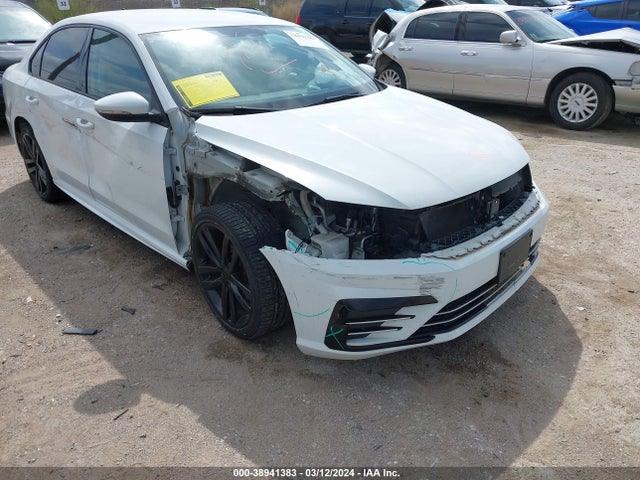 1VWAA7A37JC011321 Volkswagen Passat 2.0t R-line/2.0t S