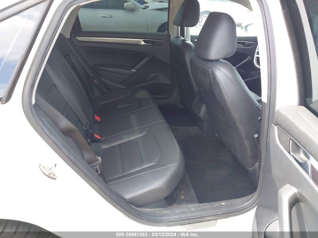 1VWAA7A37JC011321 Volkswagen Passat 2.0t R-line/2.0t S