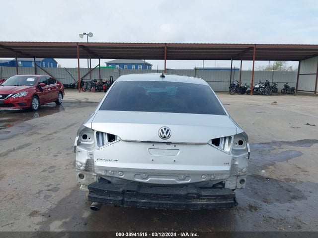 1VWBS7A31GC020798 Volkswagen Passat 1.8t Se