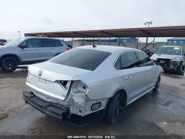 1VWBS7A31GC020798 Volkswagen Passat 1.8t Se