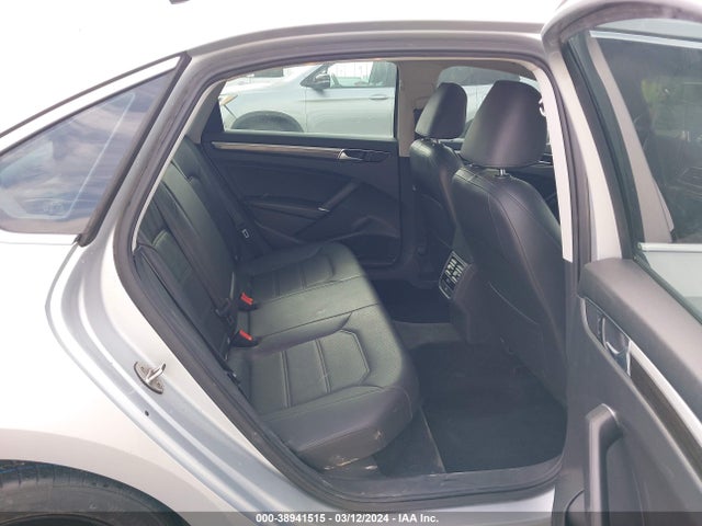 1VWBS7A31GC020798 Volkswagen Passat 1.8t Se