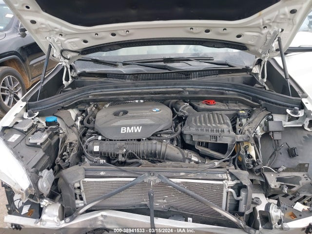 BMW X1 Xdrive28i 2016 WBXHT3C38G5E50516 Image 10