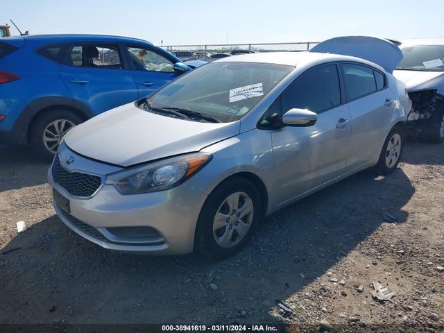KIA FORTE LX 2016 KNAFK4A65G5477399 Image 2