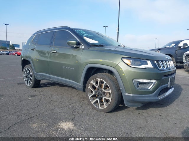 2017 3C4NJDCB2HT634335 main image