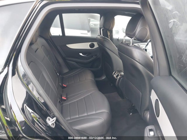 W1N0G8DB5NV400936 Mercedes-Benz Glc 300 Suv