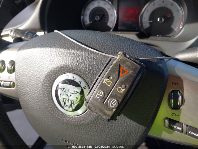 2011 JAGUAR XF SAJWA0FB2BLS16466 Photo 10