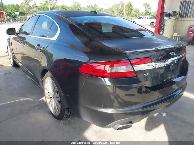 2011 JAGUAR XF SAJWA0FB2BLS16466 Photo 2