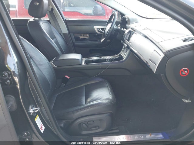 2011 JAGUAR XF SAJWA0FB2BLS16466 Photo 4