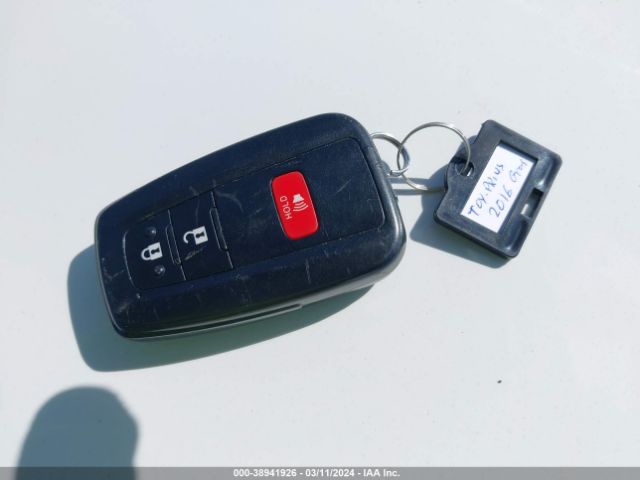 JTDKARFU9G3523496 Toyota Prius Three Touring
