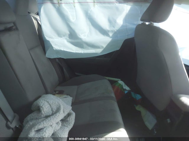 Toyota COROLLA LE 2019 5YFBURHE8KP927600 Image 8