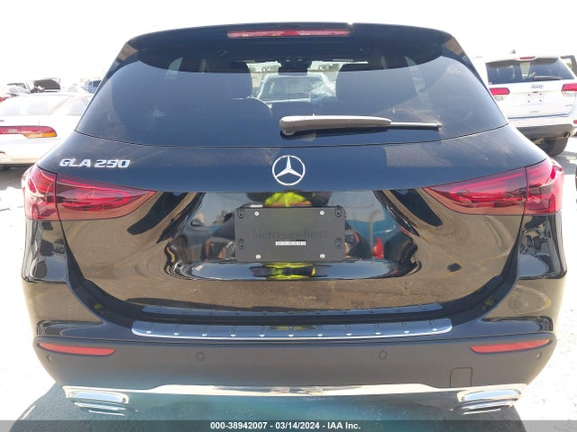 W1N4N4GB2RJ557137 Mercedes-Benz GLA 250