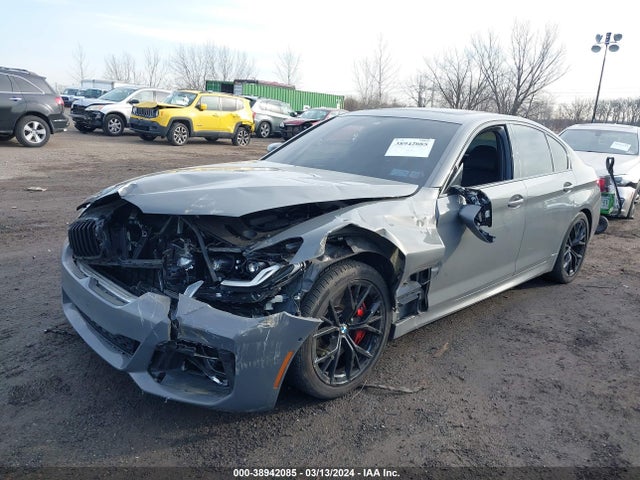 BMW M550i Xdrive 2021 WBA13BK02MCF42046 Image 2