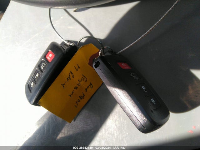 Toyota RAV4 SE 2017 JTMJFREV8HJ134577 Image 11