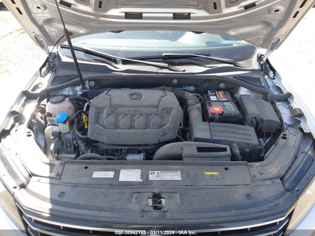 1VWLA7A34KC005776 Volkswagen Passat 2.0t Wolfsburg Edition