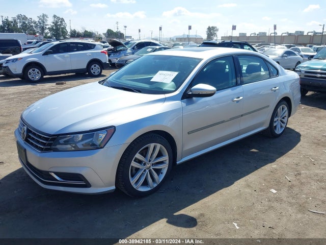 1VWLA7A34KC005776 Volkswagen Passat 2.0t Wolfsburg Edition