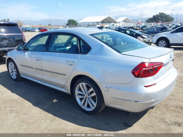 1VWLA7A34KC005776 Volkswagen Passat 2.0t Wolfsburg Edition